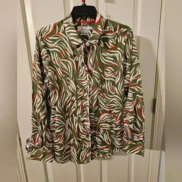 Foxcroft Women's Charlie Long Sleeve with Roll Tab Zebra Flair Blouse Size 16 - Picture 1 of 5